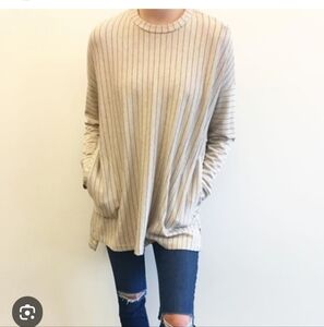 NWOT CAPOTE Striped Beige & Navy Women's Sweater With Pockets Small